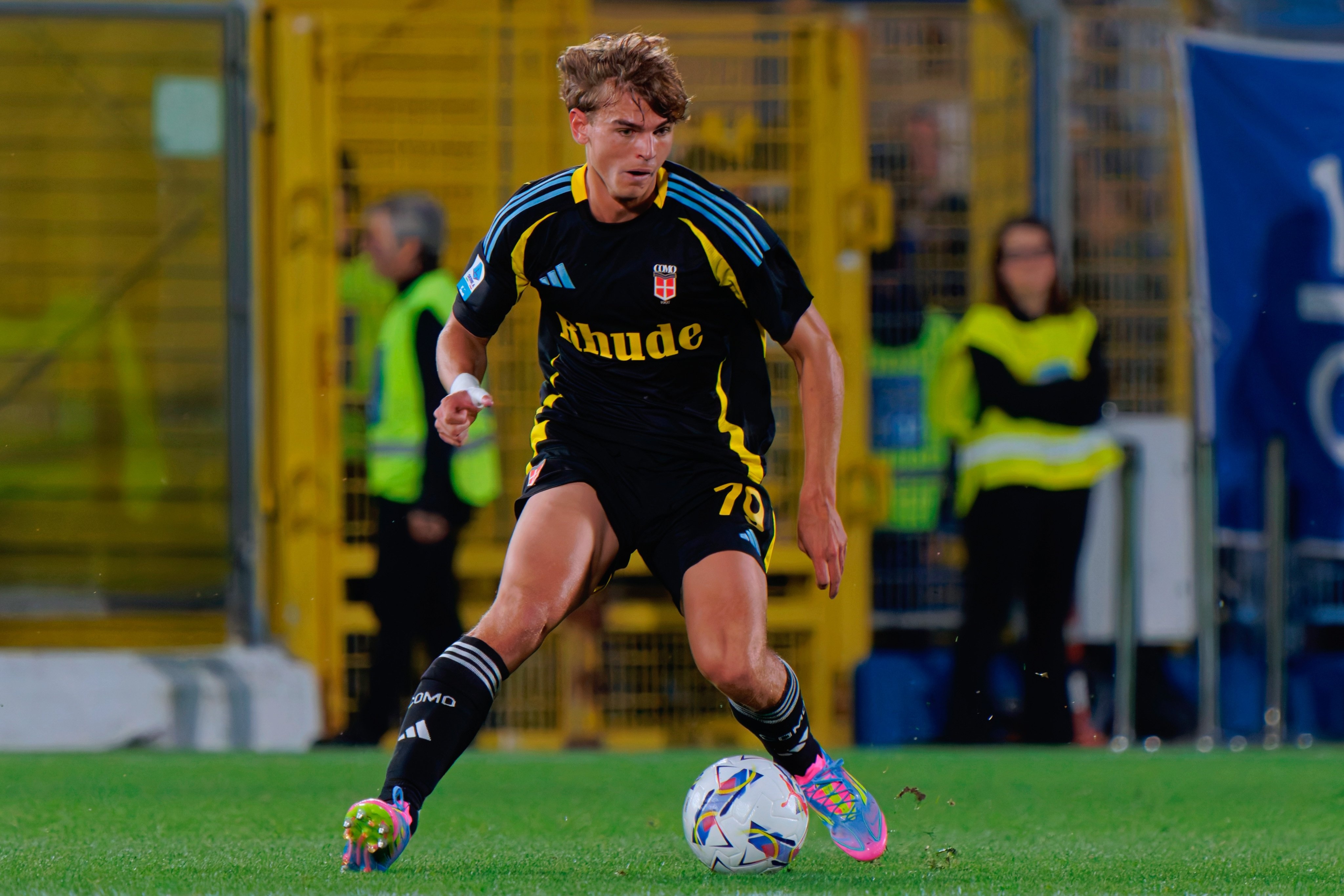 必赢官网-英媒：热刺被阿森纳截胡埃泽后，关注帕斯、阿克利乌舍等多人